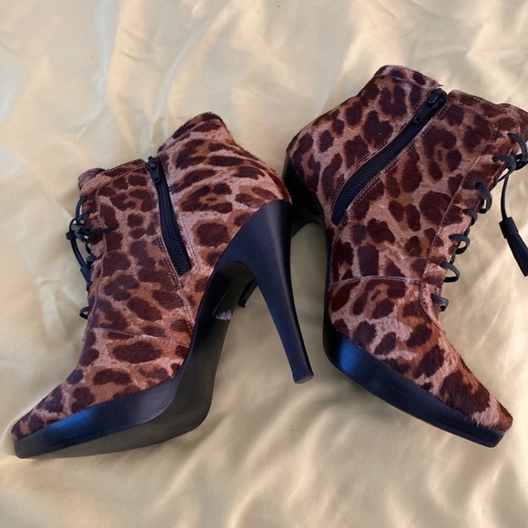 Steve Madden booties - Picture 6 of 8